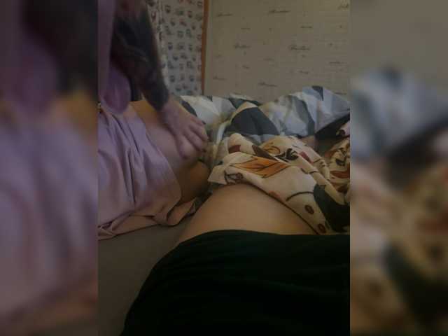 Devochka1010 live cam on BongaCams