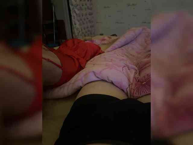 Alex-and-Diana webcam
