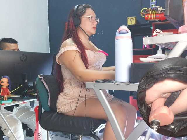 Leidydi223 live cam on BongaCams