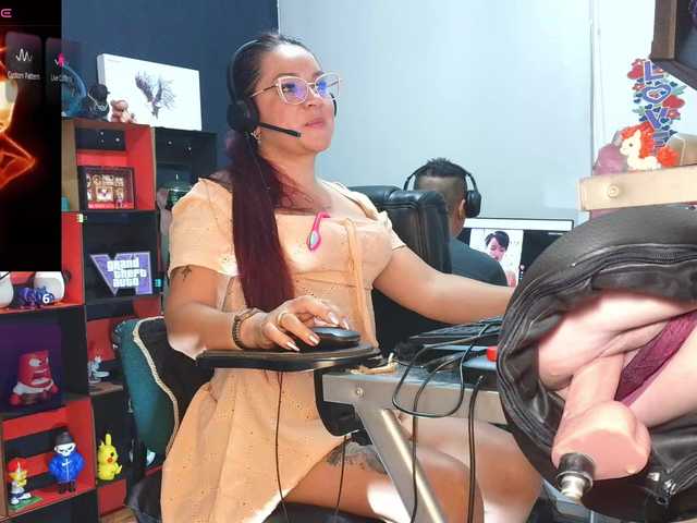 Leidydi223 live cam on BongaCams