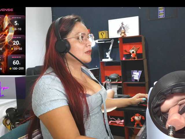 Leidydi223 live cam on BongaCams