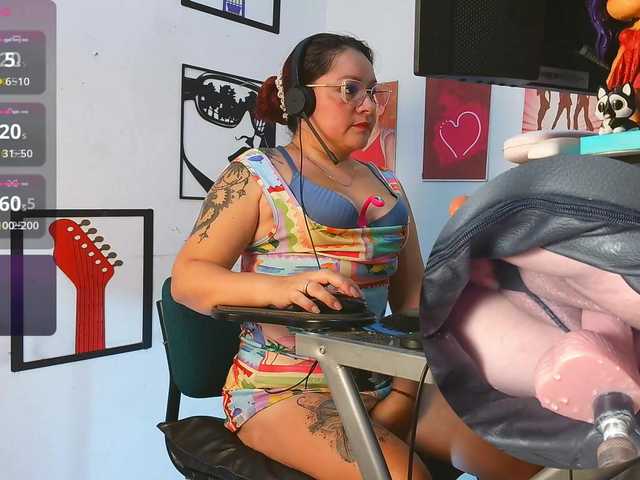 Leidydi223 live cam on BongaCams
