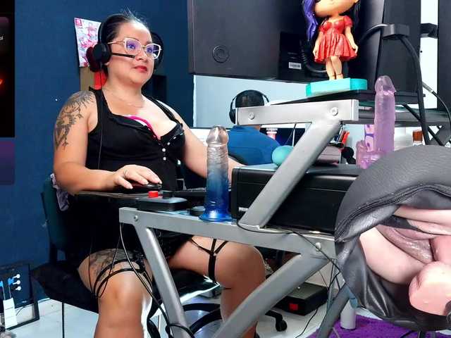 Leidydi223 live cam on UnifiedCams