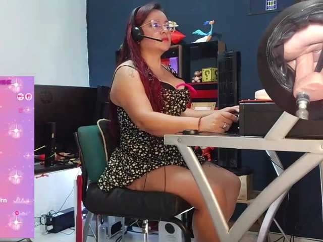 Leidydi223 live cam on BongaCams