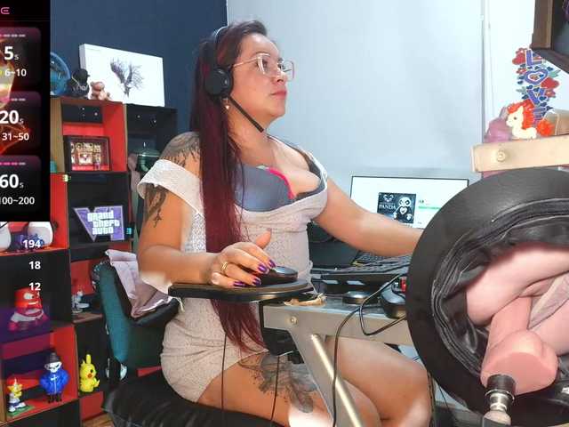 Leidydi223 live cam on BongaCams