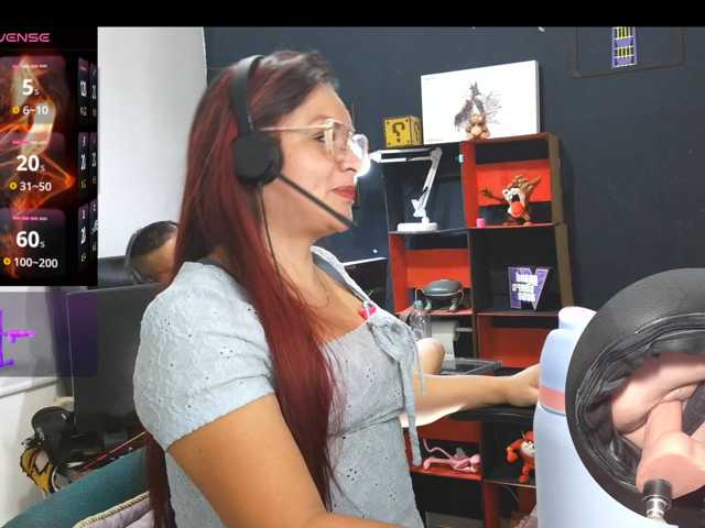 Leidydi223 live cam on BongaCams