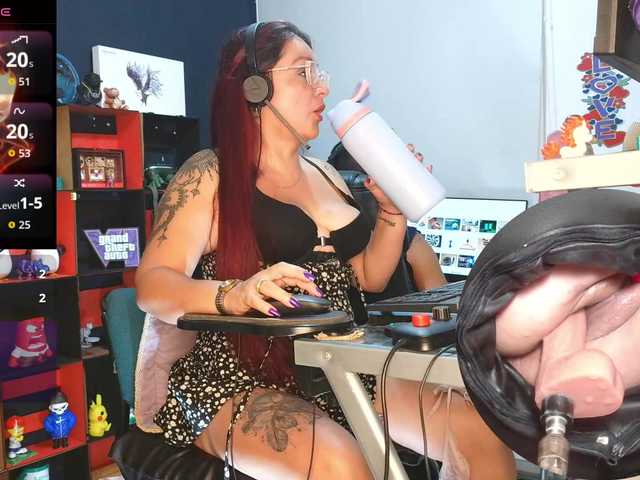 Leidydi223 live cam on BongaCams