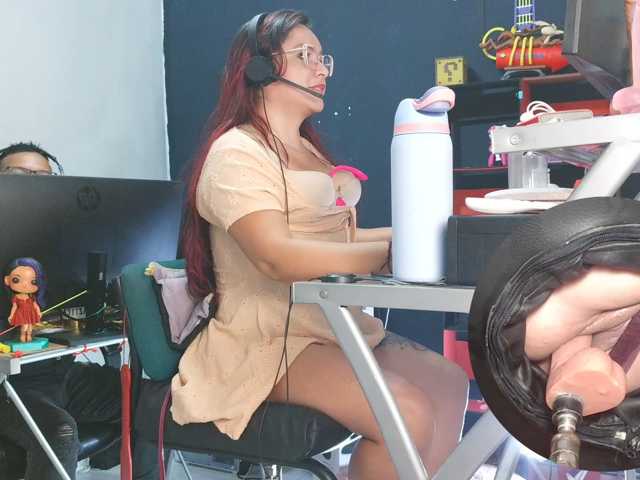 Leidydi223 live cam on BongaCams