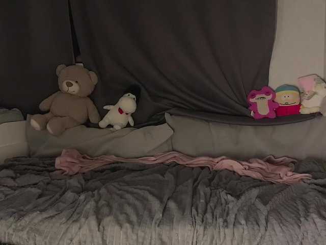 Z0mb1e's BongaCams show and profile