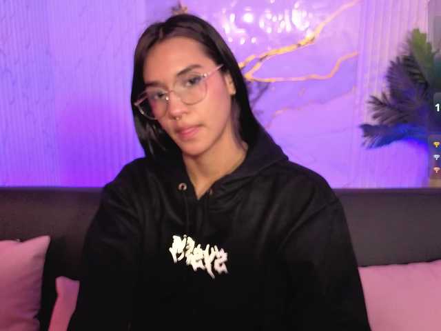 Artemiss-tay's BongaCams show and profile