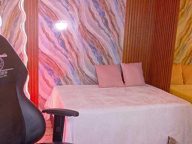 Artemiss-tay live webcam show