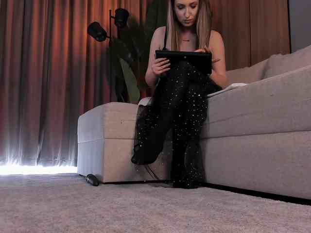 BabeInBlush webcam