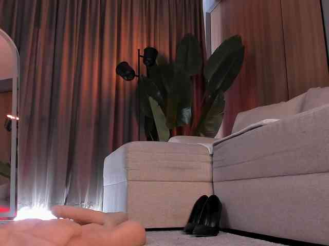 BabeInBlush webcam