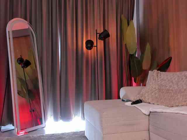 BabeInBlush Sex Cam Show