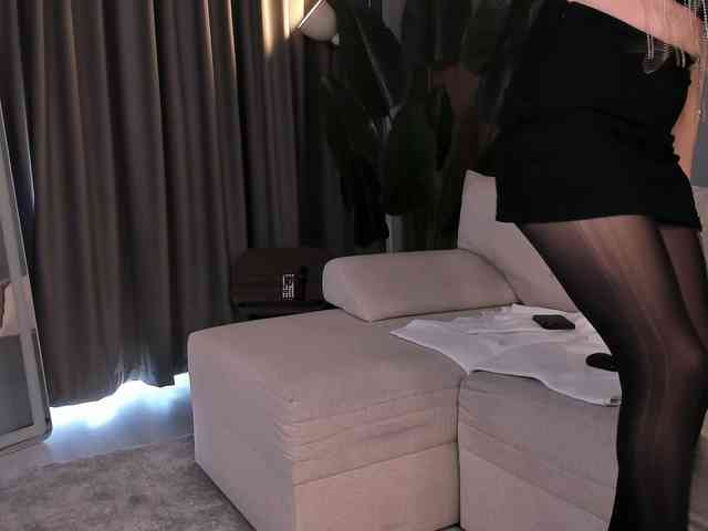 BabeInBlush webcam