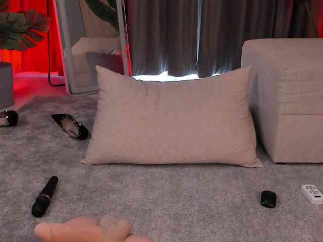 BabeInBlush webcam
