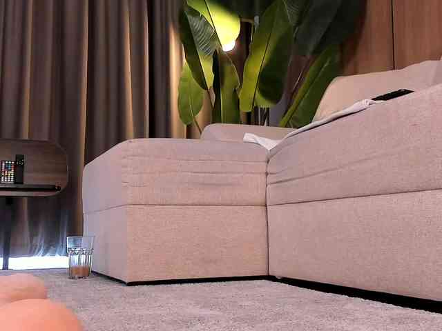BabeInBlush webcam
