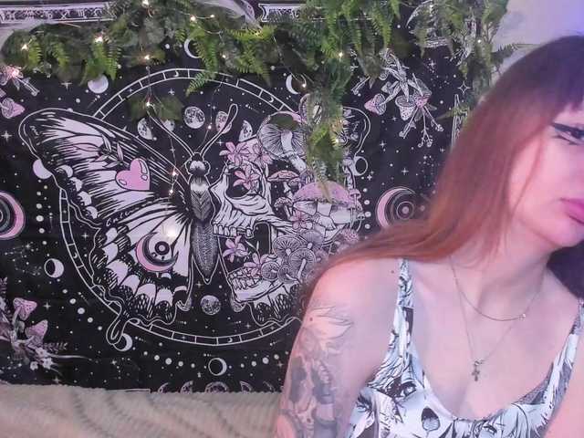 Sweeety-pie live cam on BongaCams