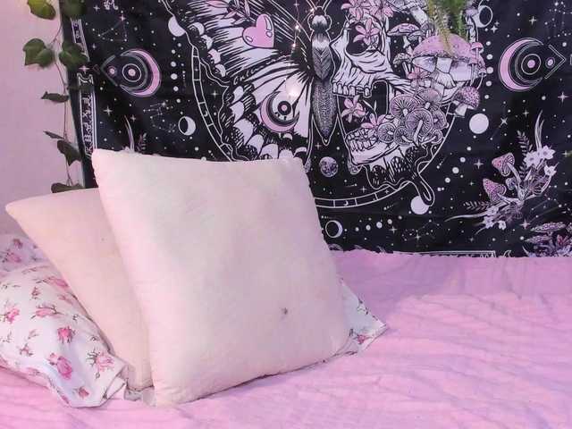 Sweeety-pie live cam on BongaCams