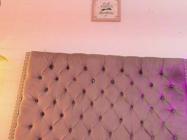 MashaPink live cam preview