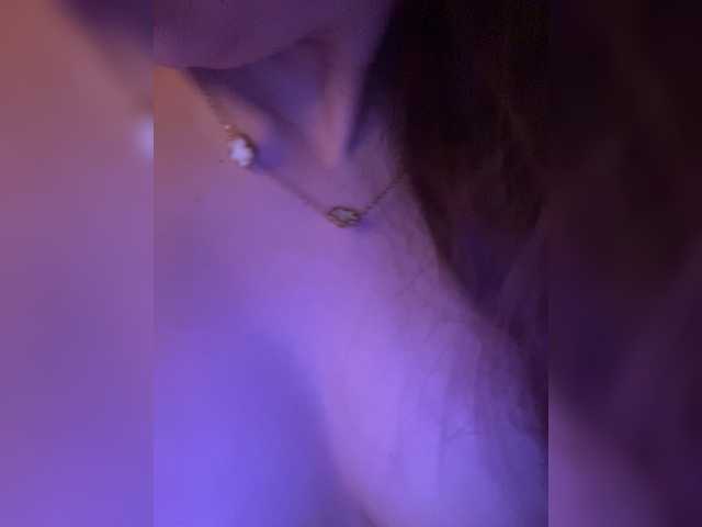 Vishenka69 live cam on BongaCams