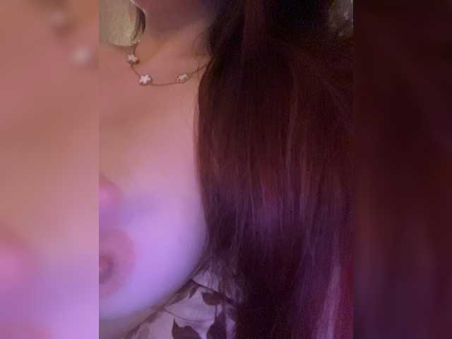 Vishenka69 live cam on BongaCams