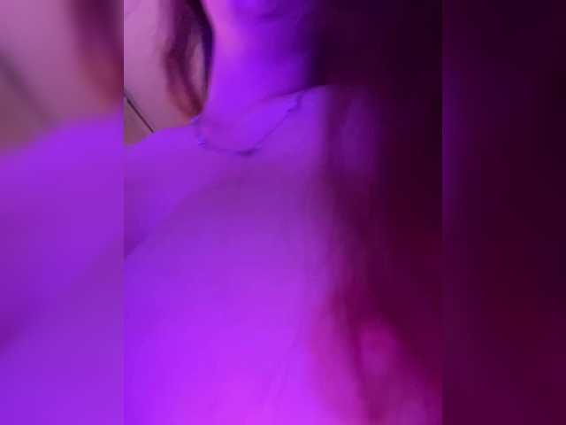 Vishenka69 live cam on BongaCams