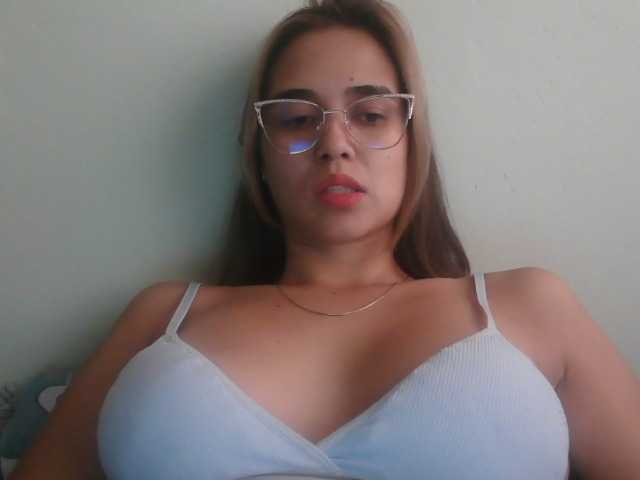 trianabell live cam on BongaCams
