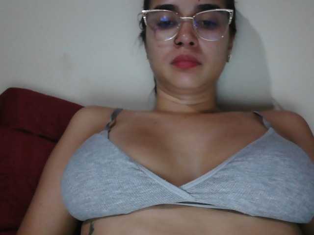 trianabell live cam on BongaCams