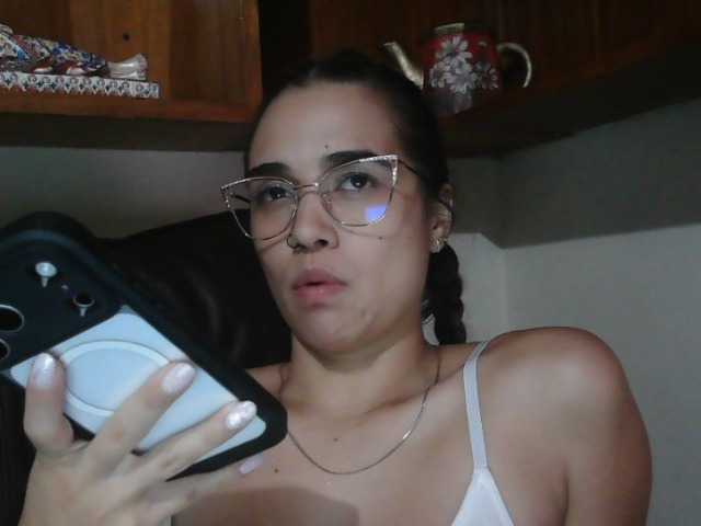 trianabell live webcam show