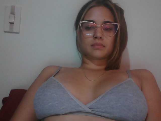 trianabell live cam on BongaCams