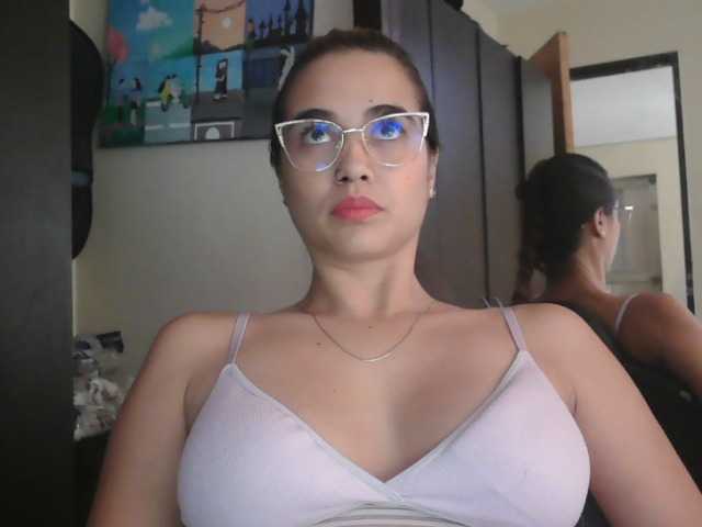 trianabell live cam on BongaCams