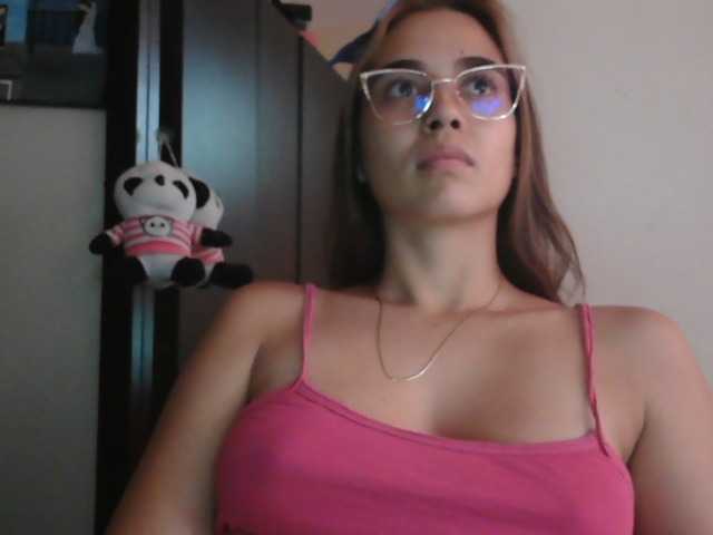 le modèle trianabell est en webcam porno dans un show sur le site bongacams, il possède les tags suivants: Latino/Hispanic,Brunette,Trimmed