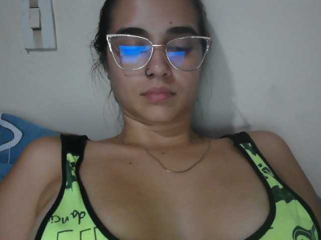 trianabell live webcam show