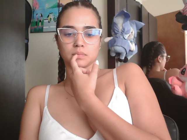 trianabell live webcam show