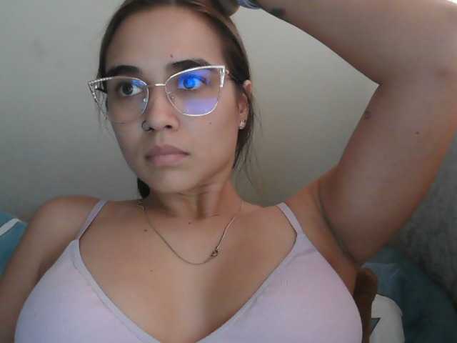 trianabell live cam on BongaCams