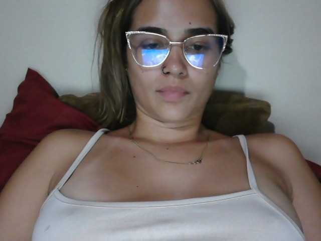 trianabell live cam preview