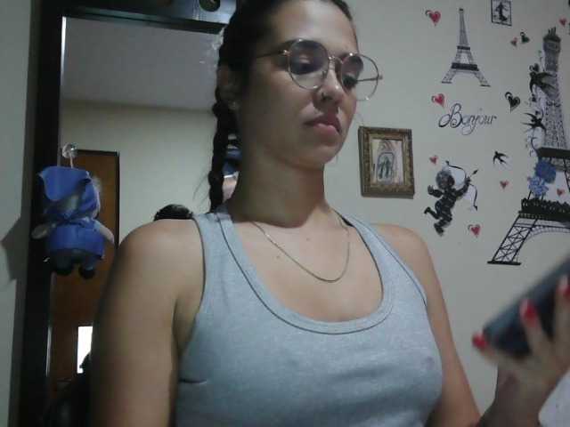 trianabell's BongaCams show and profile