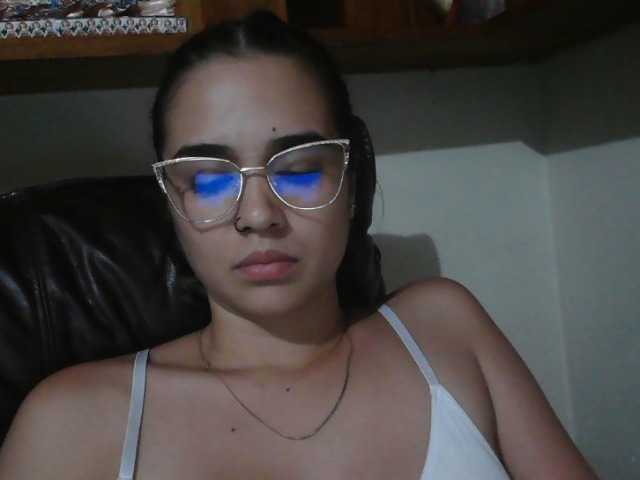 trianabell live webcam show