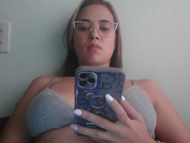 trianabell live cam on BongaCams