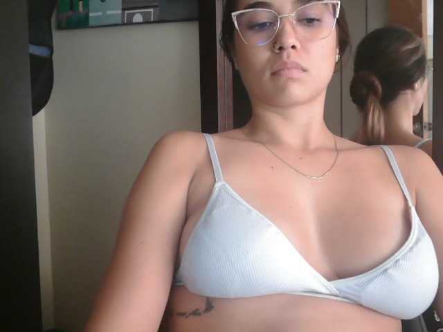 trianabell live cam on BongaCams