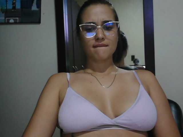 trianabell live cam on BongaCams