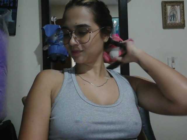 trianabell's BongaCams show and profile