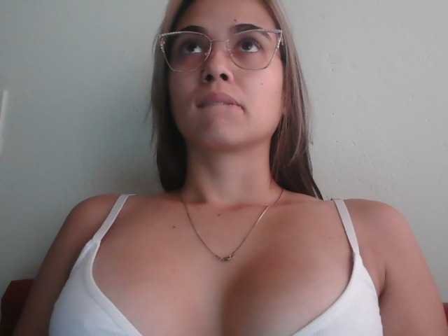 trianabell live cam on BongaCams