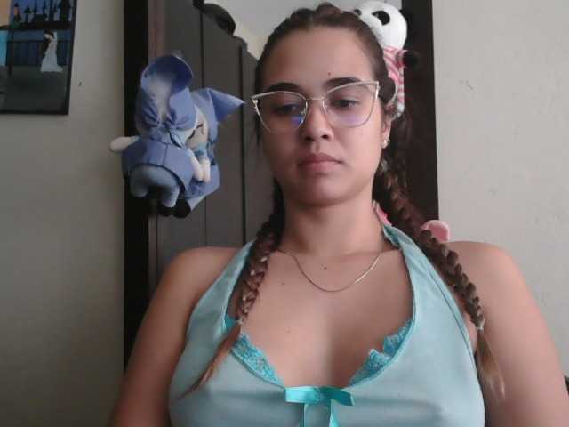 trianabell live webcam show
