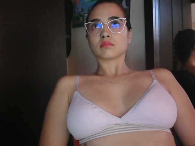trianabell live cam on BongaCams