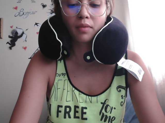 trianabell live cam on BongaCams