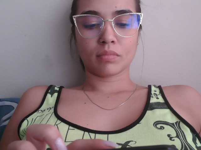 trianabell live webcam show