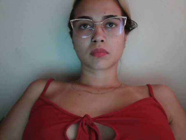 trianabell live cam preview