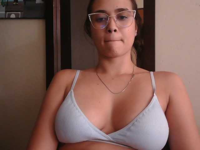 trianabell live cam on BongaCams